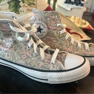 Converse High-Tops in Pink and Gray